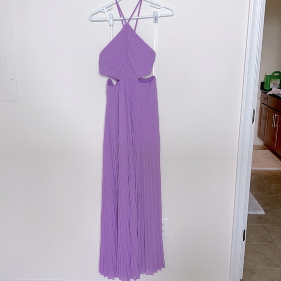 NWT Minuet Lilac Delia Halter Pleated Chiffon Maxi Dress - Picture 3 of 7